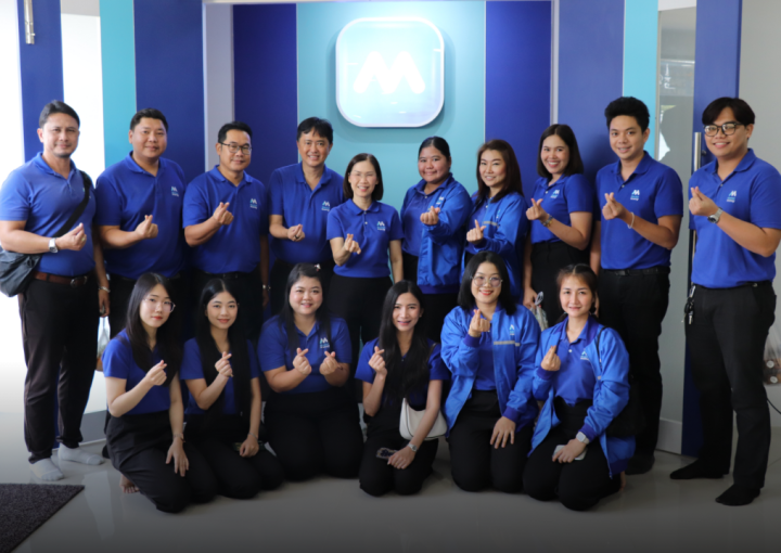 ด๊อกเตอร์ มันนี่ ข่าวสาร พนักงานร่วมแสดงความยินดี เนื่องในวันคล้ายวันเกิดผู้บริหารระดับสูง บริษัท ด็อกเตอร์ มันนี่ จำกัด